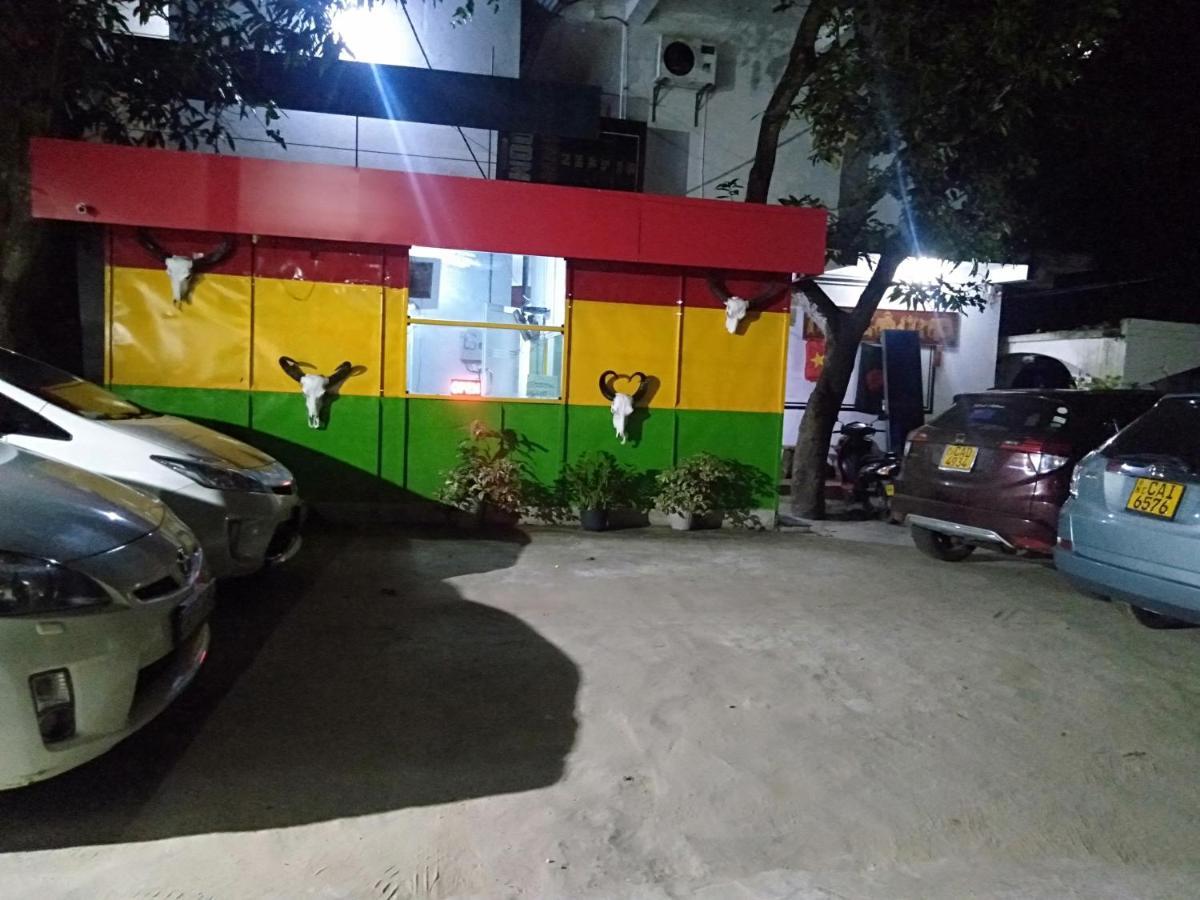 Selahn Inn Katunayaka Bagian luar foto