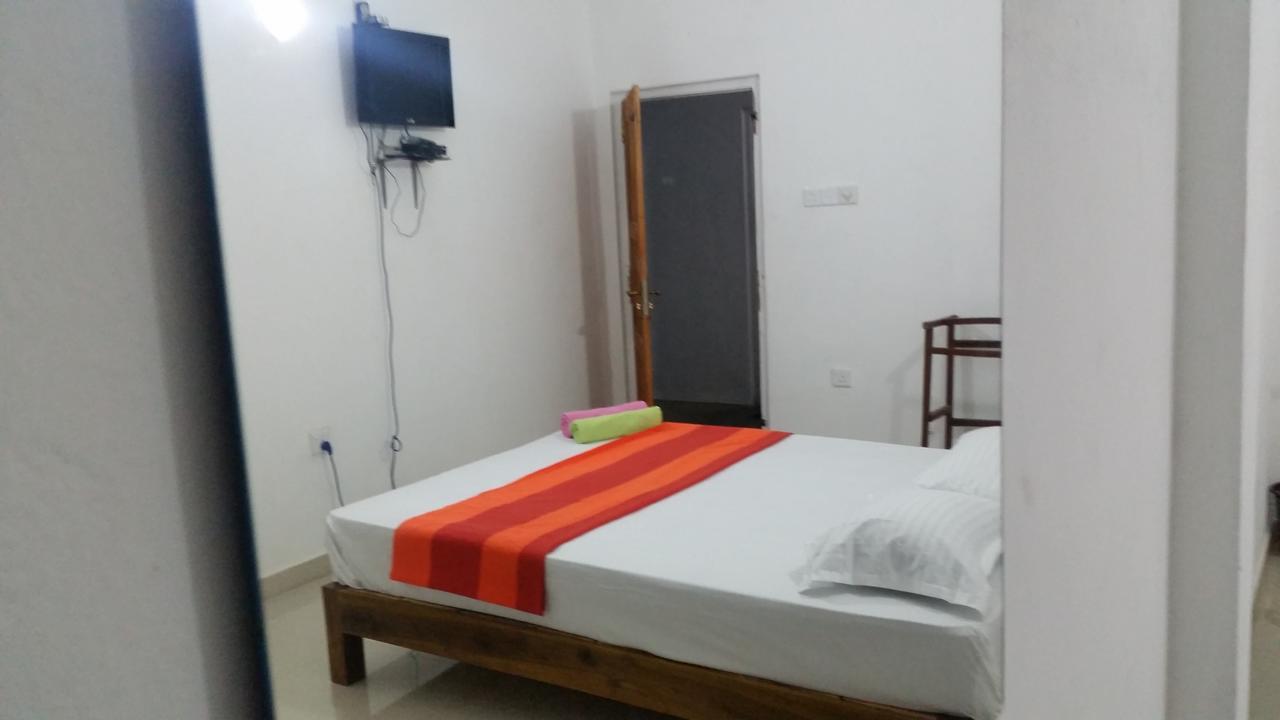 Selahn Inn Katunayaka Bagian luar foto