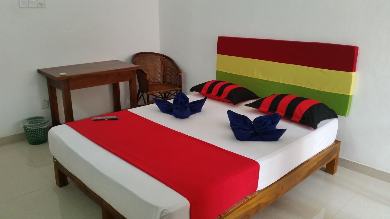 Selahn Inn Katunayaka Bagian luar foto