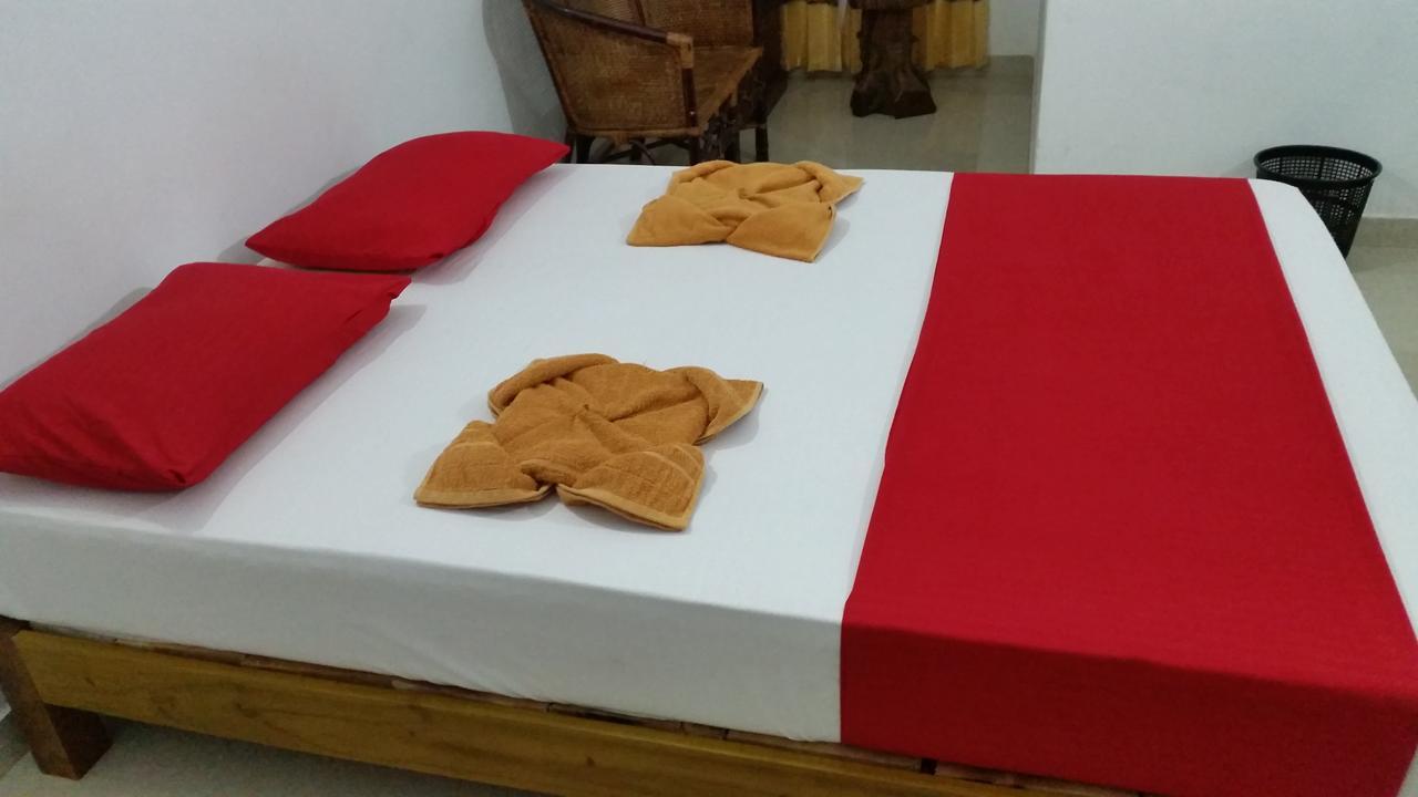 Selahn Inn Katunayaka Bagian luar foto